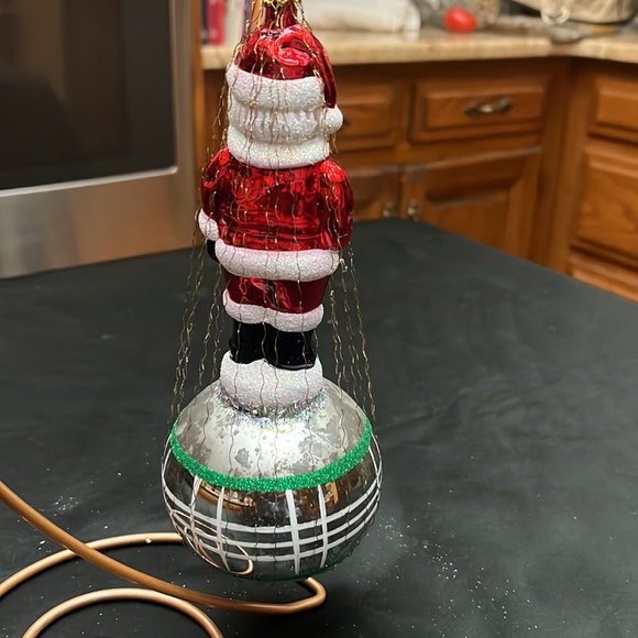 NWT Gorgeous Hand Blown Glass Holiday Santa Ornament. Very Detailed. - Picture 5 of 13
